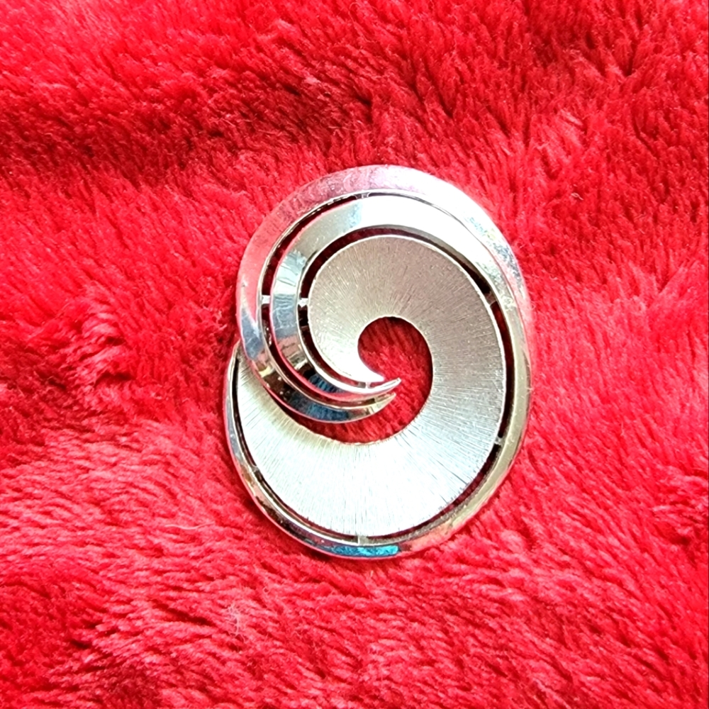 Trifari Vintage Brooch